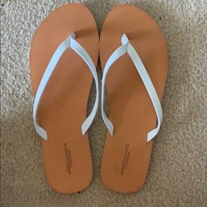 American eagle flip flops